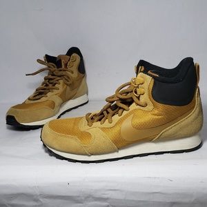 Nike MD Runner 2 Mid Premium Basketball Shoes